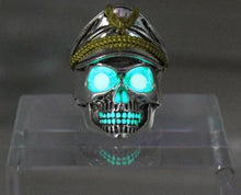 Load image into Gallery viewer, Glow In The Dark Skull Ring