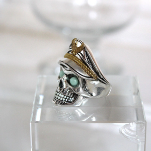 Glow In The Dark Skull Ring