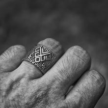 Load image into Gallery viewer, Rozhanitsa Rune Steel Ring
