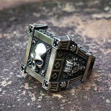 Load image into Gallery viewer, Black Zircon Skull Ring
